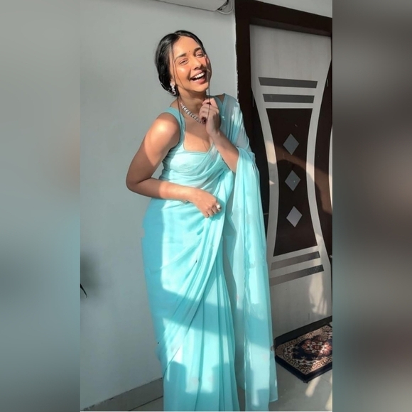 1-Minute Luxurious Georgette Saree With Stitched Sleeveless Blouse -Light Blue - Picture 1 of 6